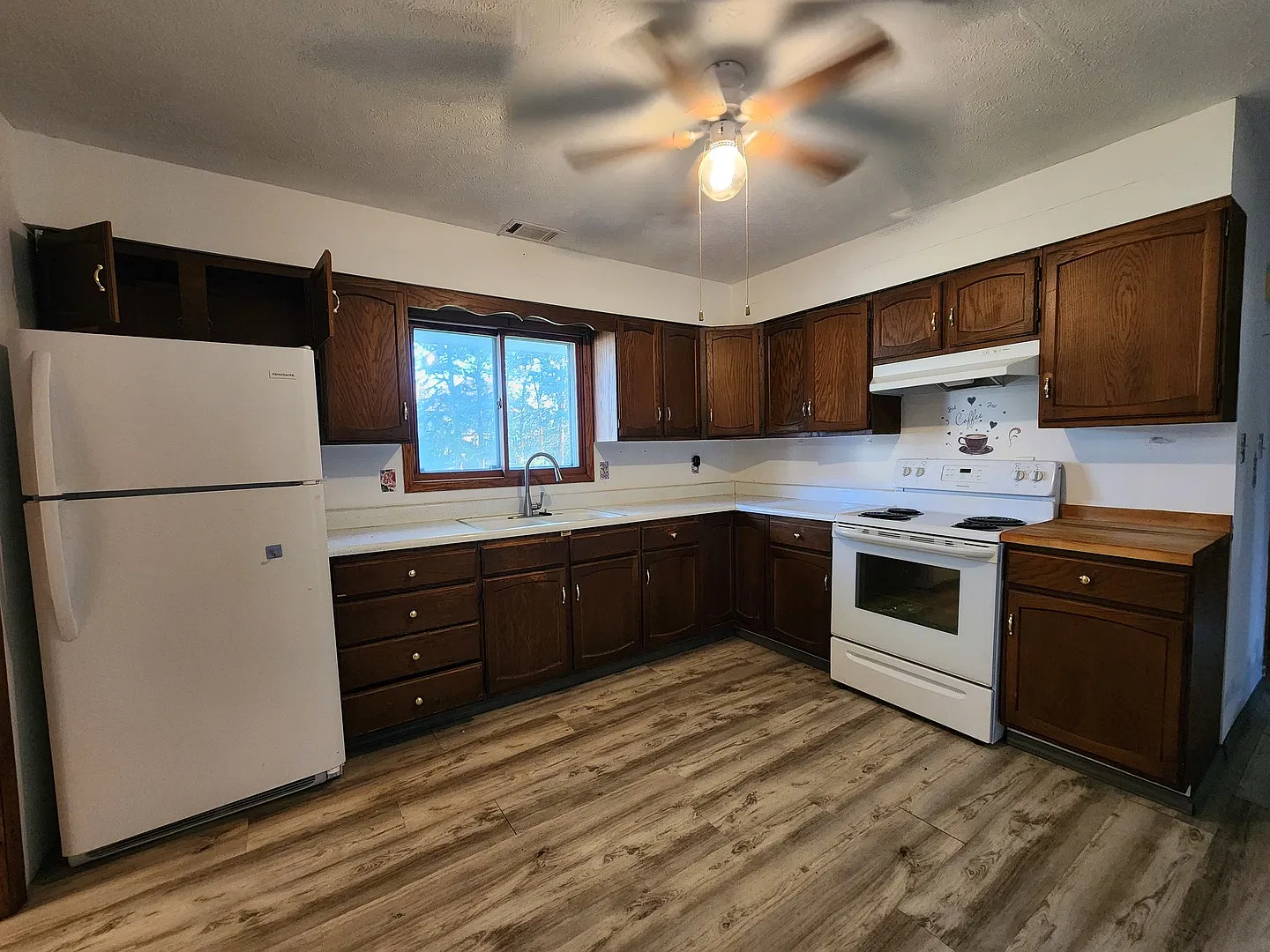 2 bed, 1100 sqft, $1,190 — Photo 3