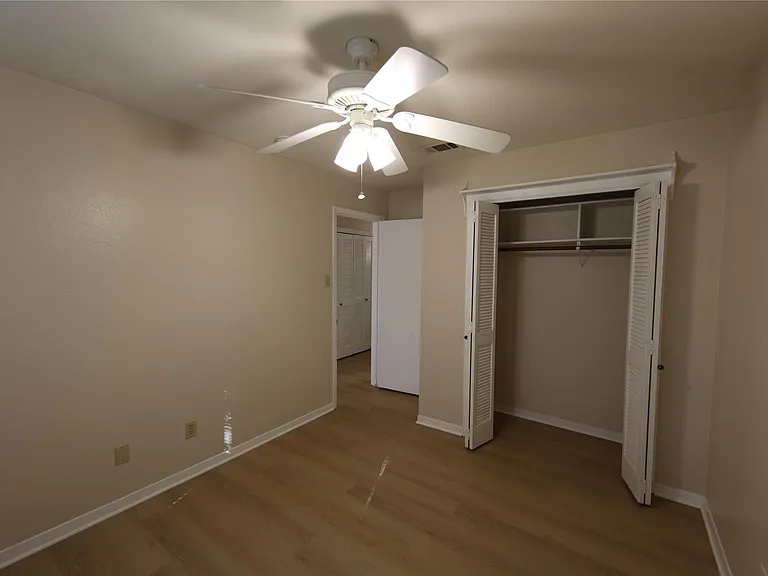 1510 W North Loop Blvd #412 — Photo 12