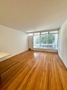 2164 Taylor St — Photo 3