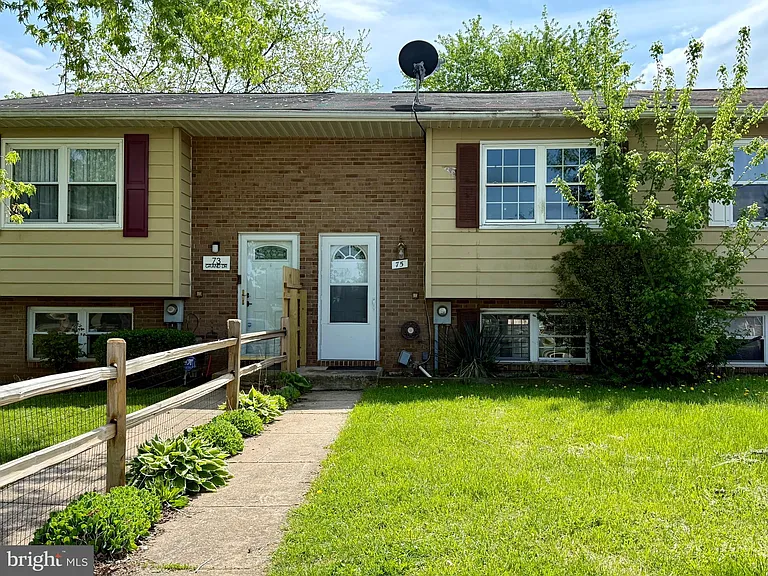 75 Grand Dr — Photo 1
