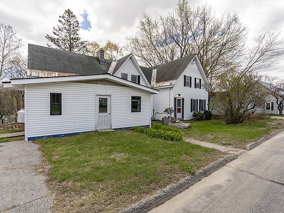 4th image of 2071 Main Street
