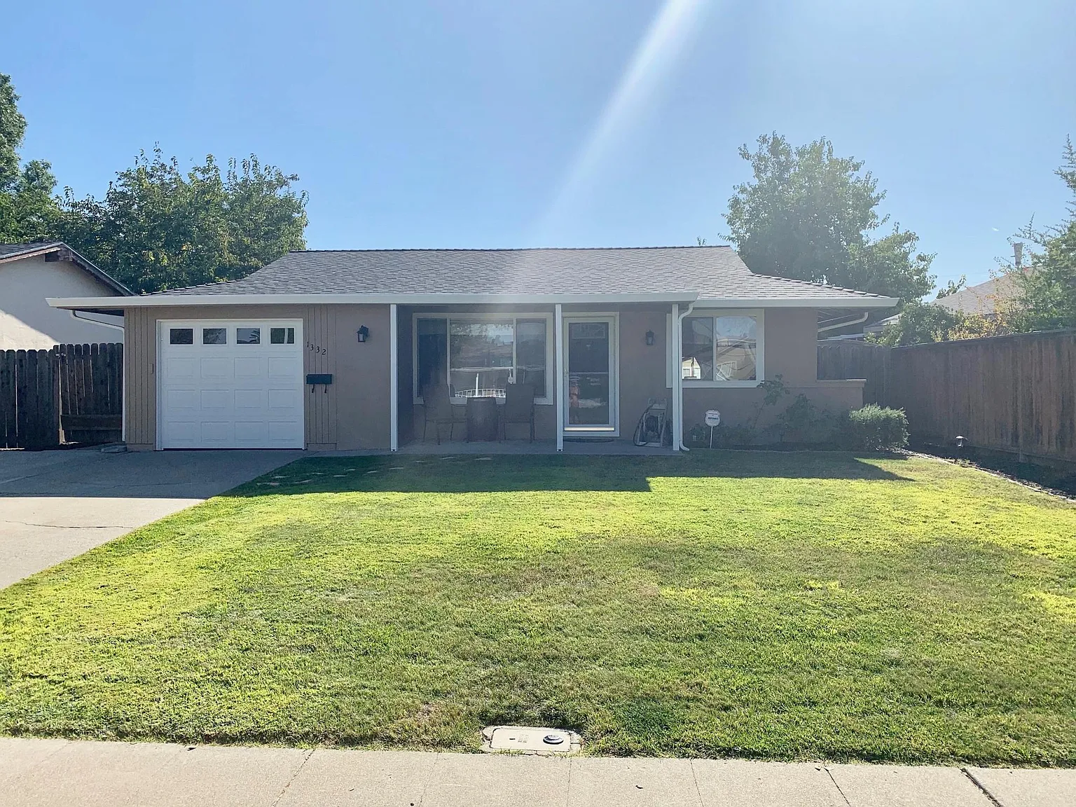 1332 Marigold Rd photo 1