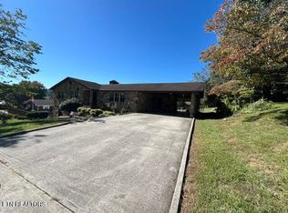 119 Mountain View Rd, Jacksboro, TN 37757