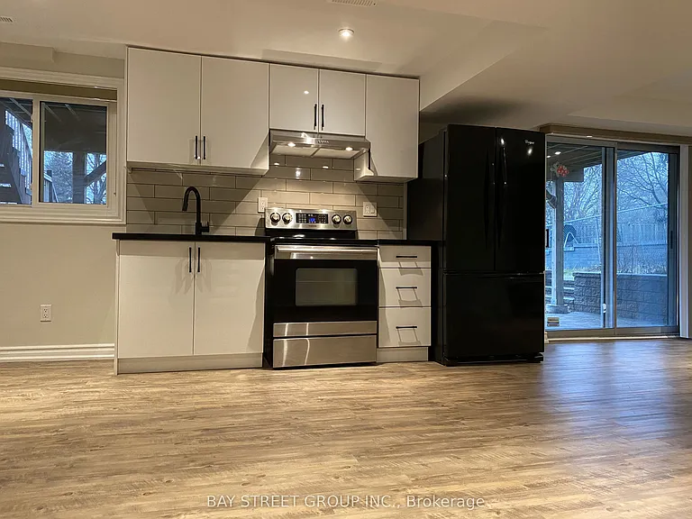 29 Carlton Rd #BASEMENT — Photo 2