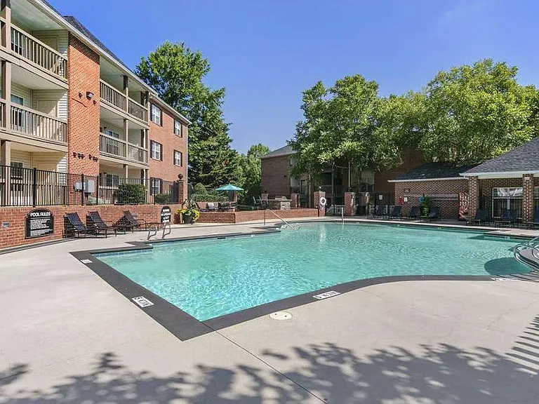 Deep River Pointe Apartments — Photo 15