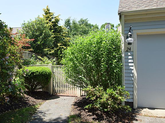 3rd image of 24 Wildflower Lane