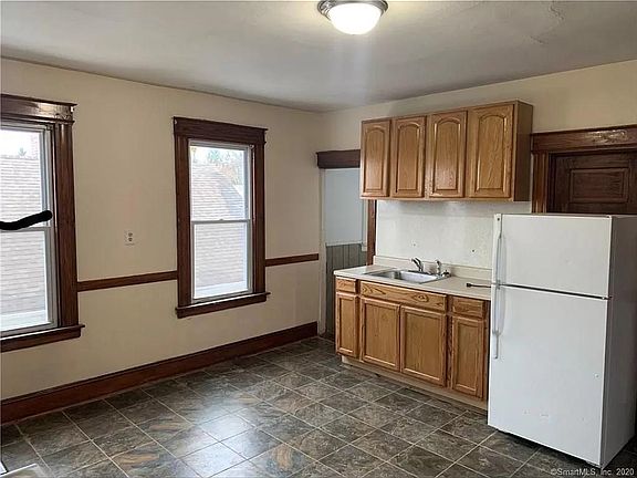 3rd image of 1444 Corbin Ave Floor 3