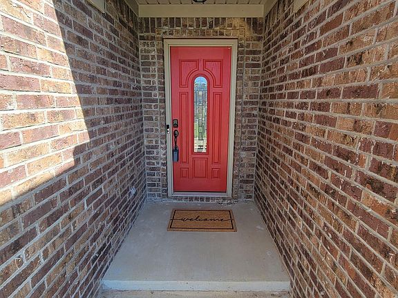 3rd image of 908 Puritan Dr