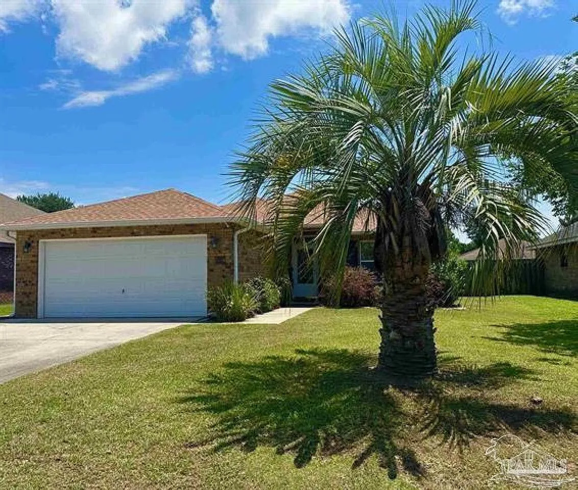 3 bed, 1584 sqft, $1,800 — Photo 1