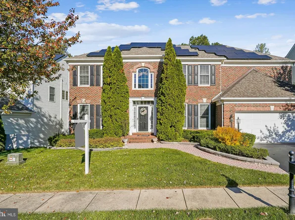 8090 Paper Birch Dr, Lorton, VA 22079