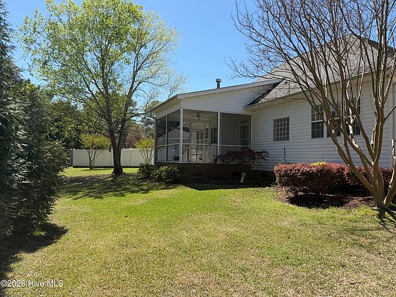 4th image of 428 Salisbury Court