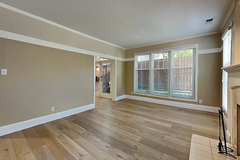 3 bed, 4.5 bath, 2592 sqft, $5,899 — Photo 3