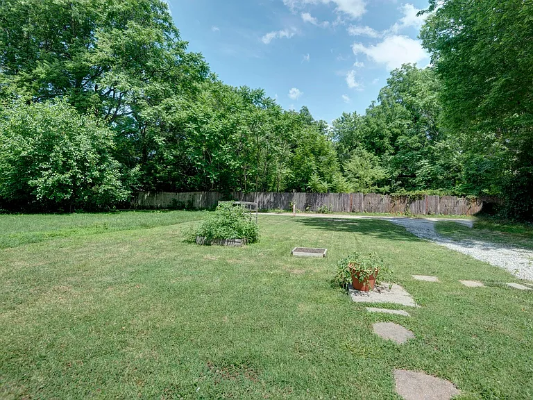1620 N National Ave — Photo 31