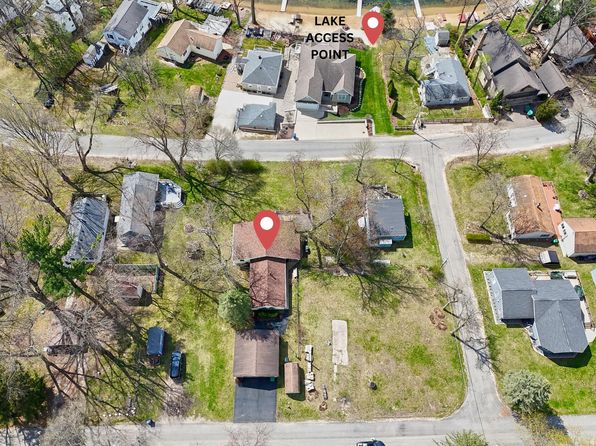 66758 Lakeshore Dr, Dowagiac, MI 49047