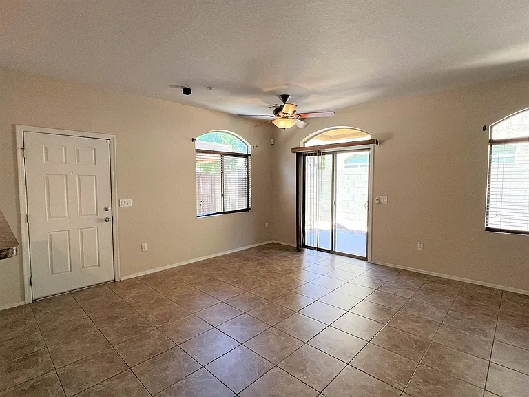 2150 W Alameda Rd #1045 — Photo 12