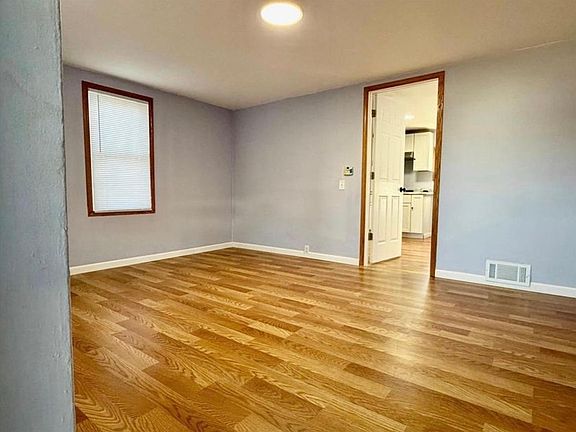 5th image of 714 S Elm St