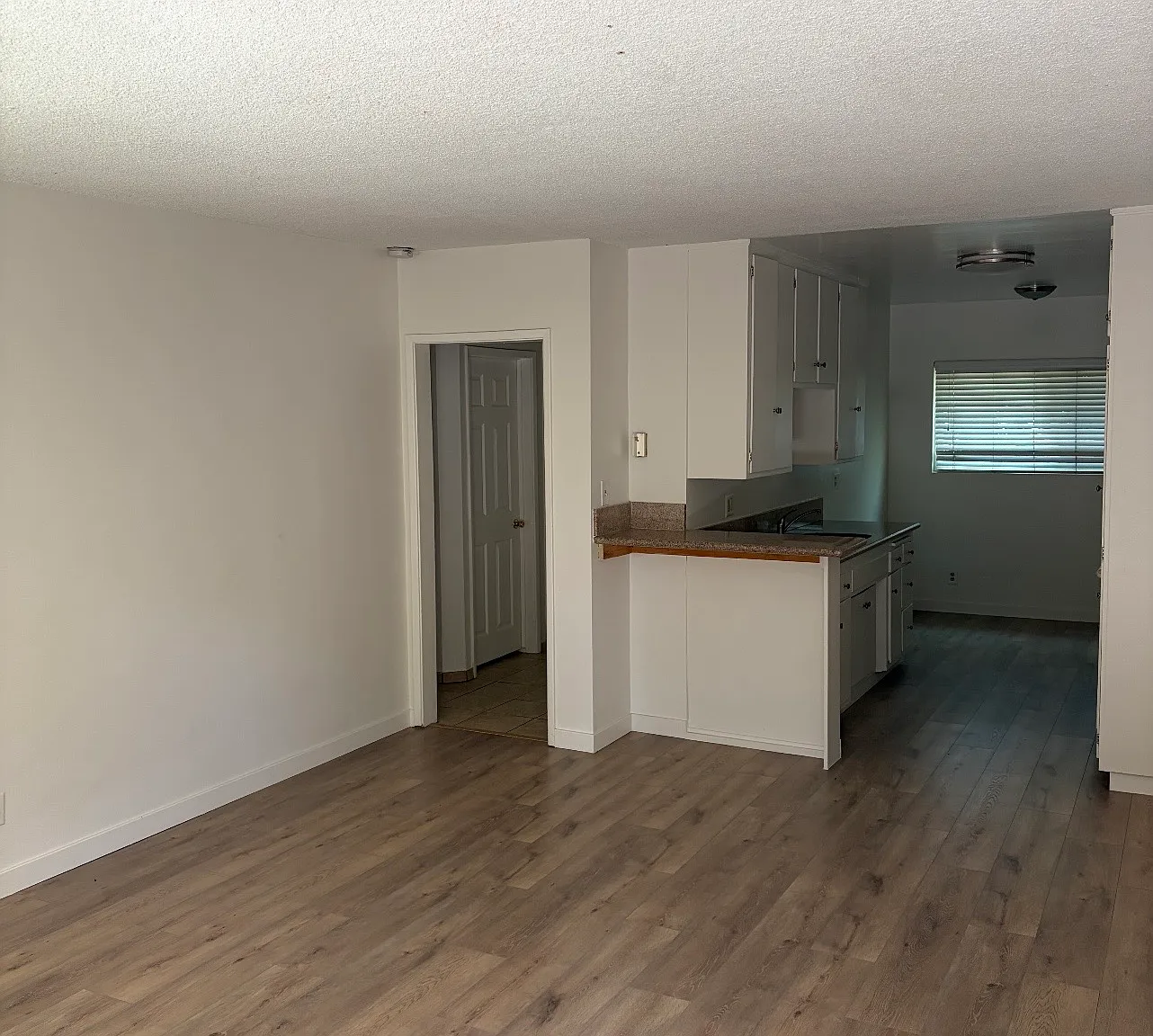 2 bed, 810 sqft, $2,000 — Photo 1