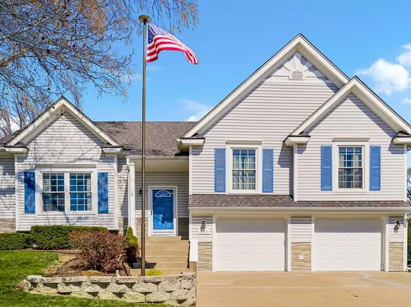 806 S Valley Dr, Lansing, KS 66043