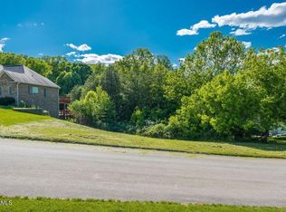 22 Rivers Run Blvd, Oak Ridge, TN 37830