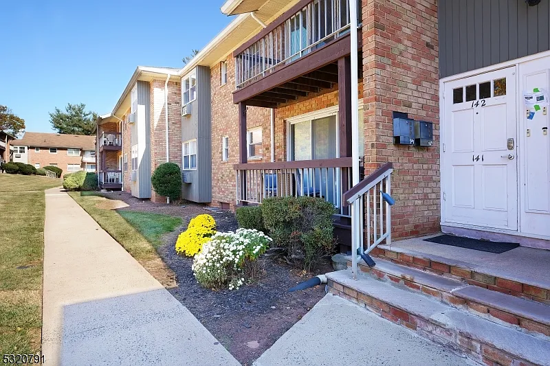 50 Deanna Dr #142 photo 1