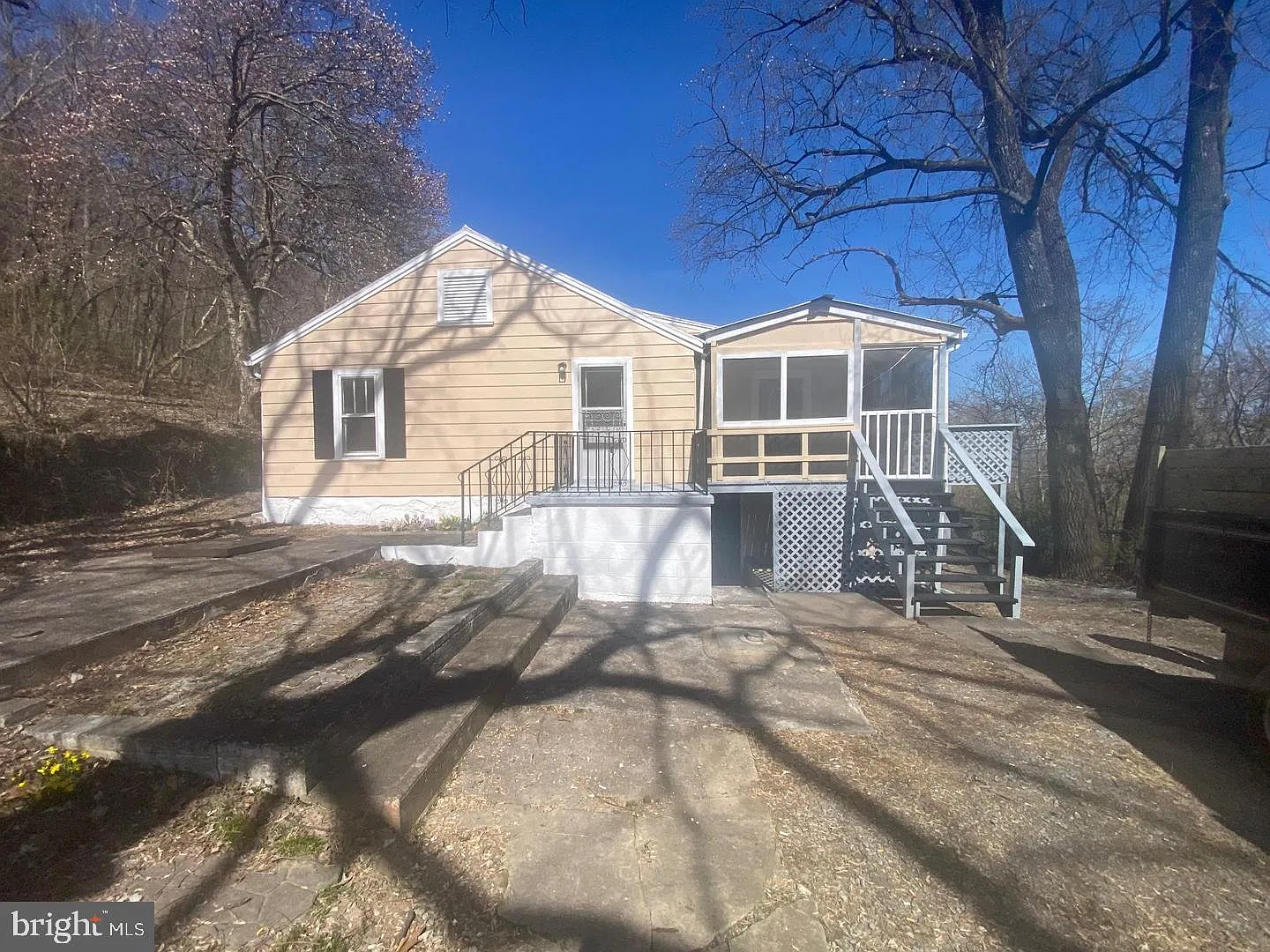 2 bed, 1.5 bath, 1656 sqft, $1,595 — Photo 1