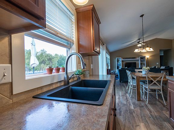 5th image of 1661 Silverbow Dr SE