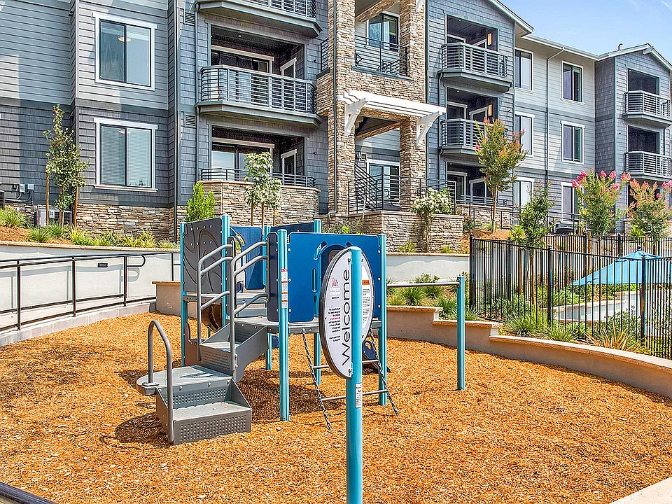 Canyon Oaks Apartments