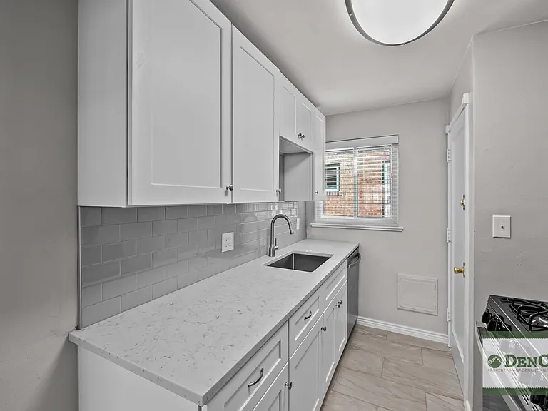 4295 Hooker St — Photo 15