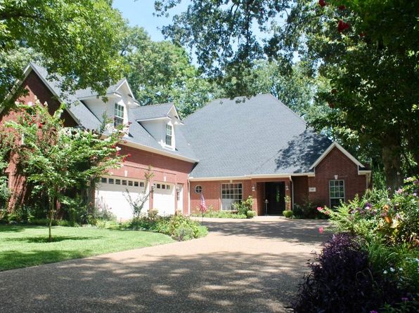 121 Dogwood Lakes Cir
