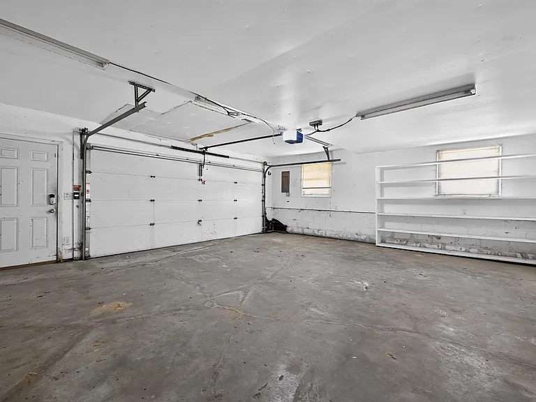 6611 Textile Rd — Photo 10