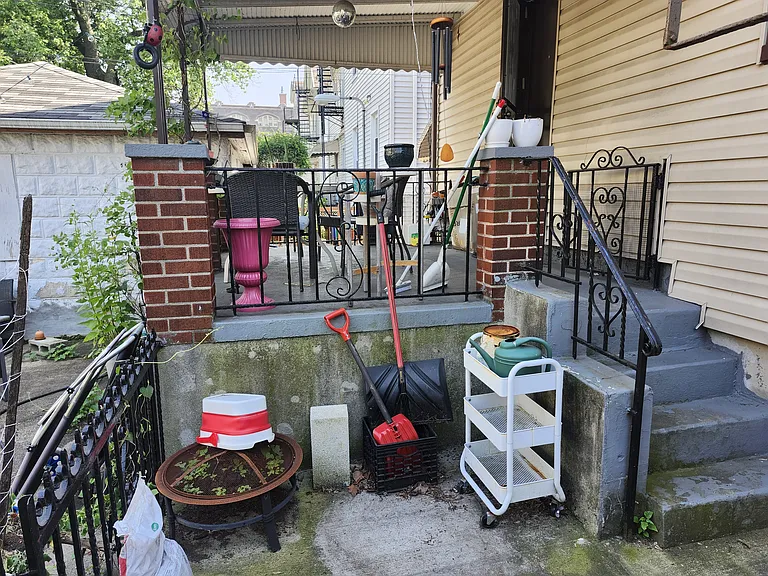 395 E 2nd St #1 — Photo 6