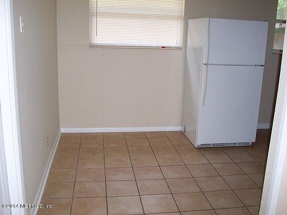 4th image of 2520 Kershaw Dr W