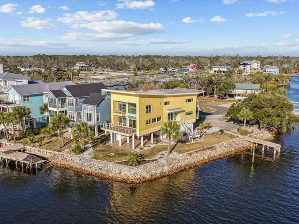 121 Main St SW, Steinhatchee, FL 32359