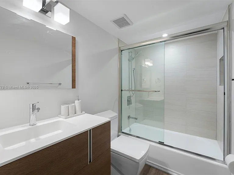1800 Sunset Harbour Dr #1208 — Photo 20