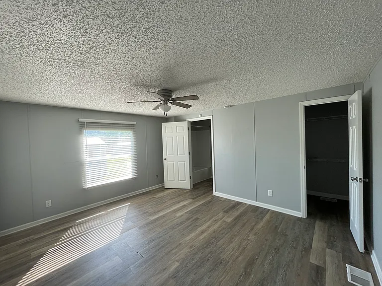 207 Cumberland Ln — Photo 3