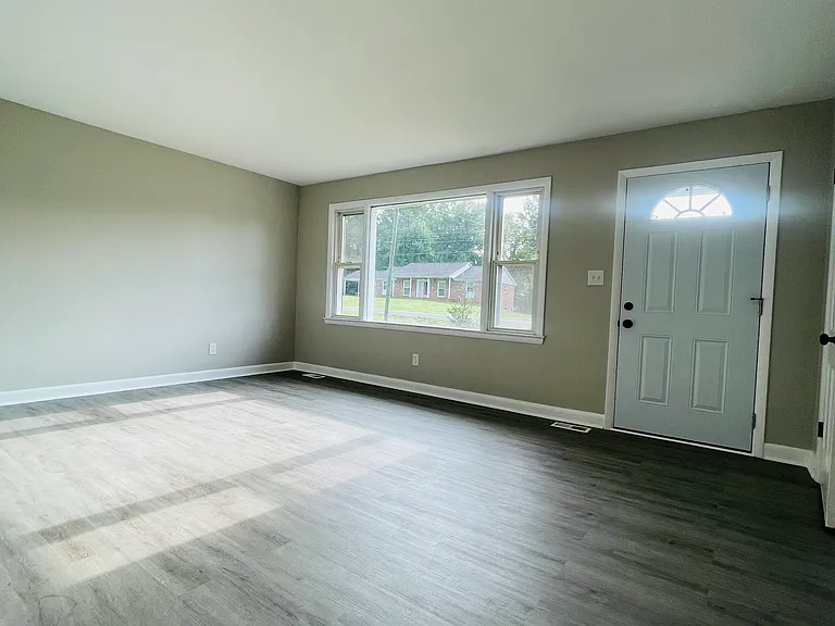 3500 Hartford St — Photo 8