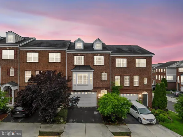 20837 Houseman Ter, Ashburn, VA 20148