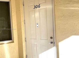 3600 Oaks Clubhouse Dr APT 306, Pompano Beach, FL 33069