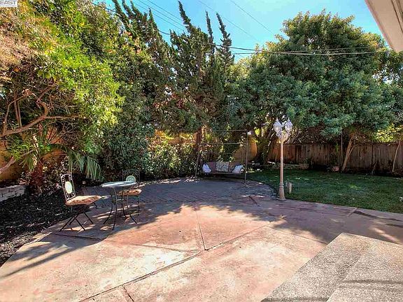 3rd image of 4934 Boone Dr