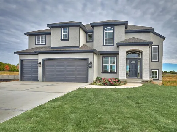 6103 Lewis Dr, Shawnee, KS 66226
