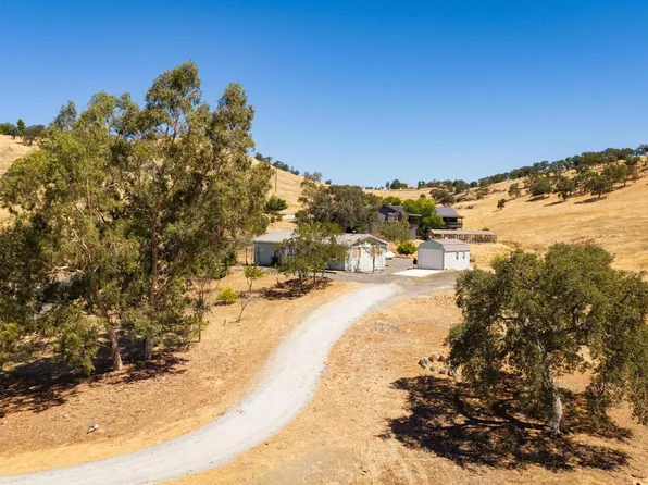 9898 Alamo Dr, La Grange, CA 95329
