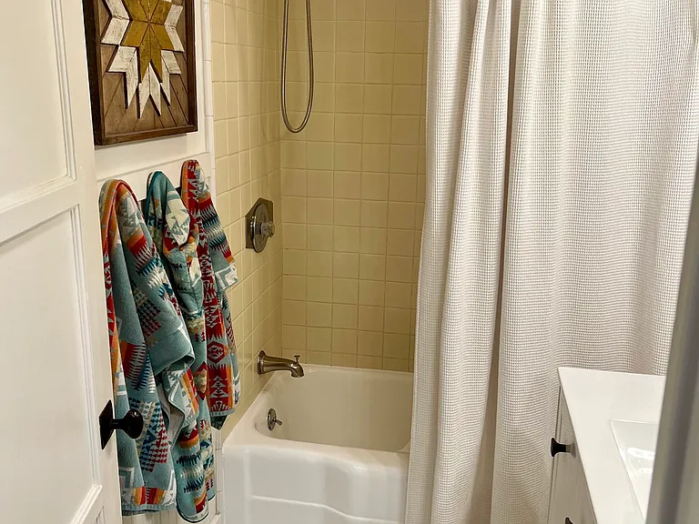 4319 Bel Aire Dr — Photo 5