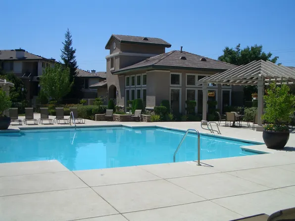 701 Gibson Dr, Roseville, CA