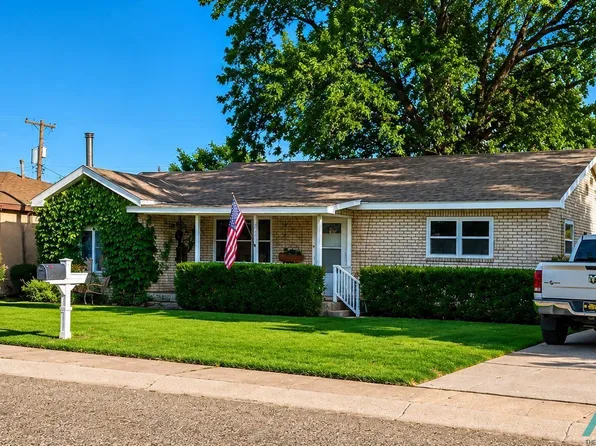 209 E Plaza Dr, Clovis, NM 88101