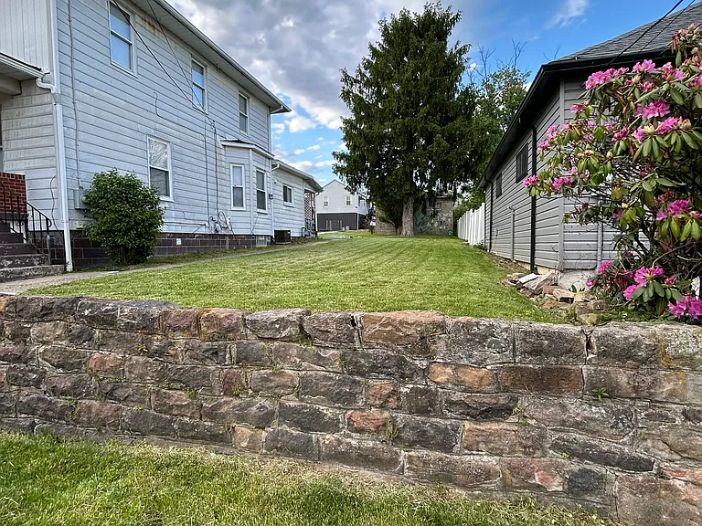 26 1/2 Fairgarden St — Photo 19