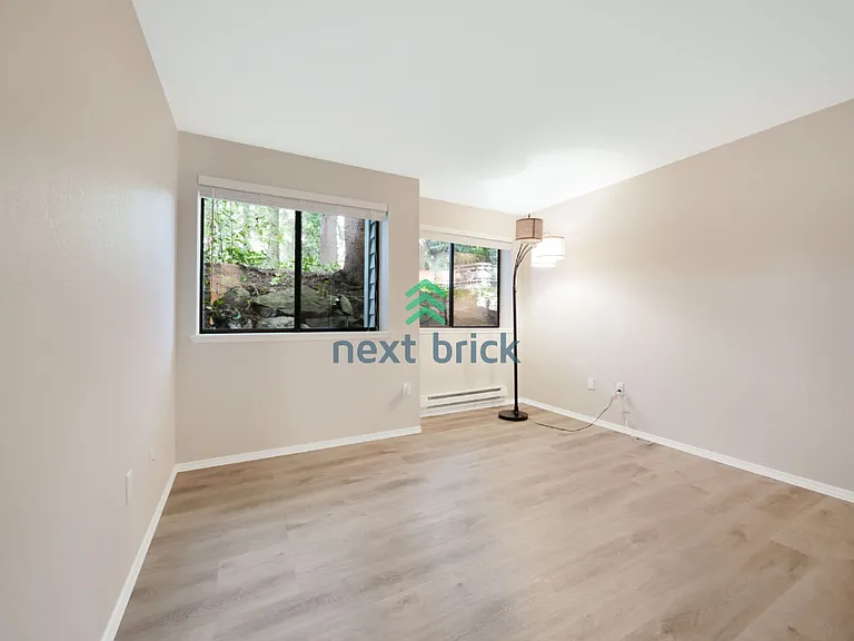 1270 Bellevue Way NE #3 — Photo 8