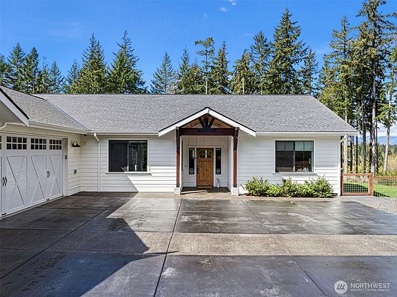 4th image of 10128 Merlins Lane NW