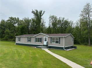 10264 Asbury Rd, Le Roy, NY 14482