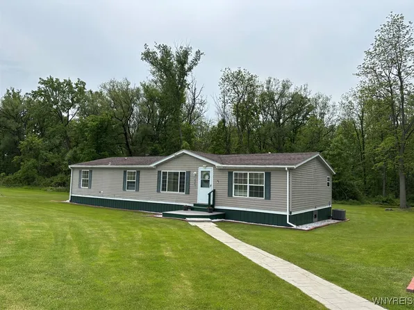 10264 Asbury Rd, Le Roy, NY 14482