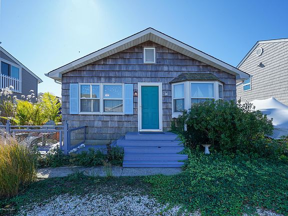 3rd image of 311 Gerrard Ave